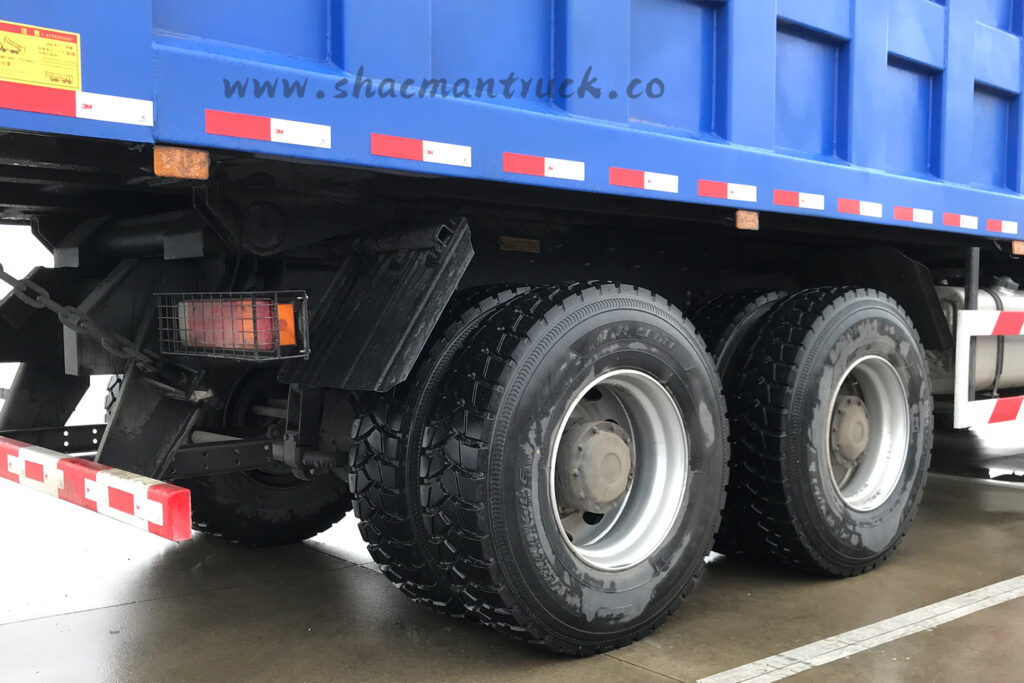 F3000 8×4 26cbm Tipper