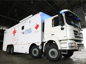 China mobile clinic from Shacman