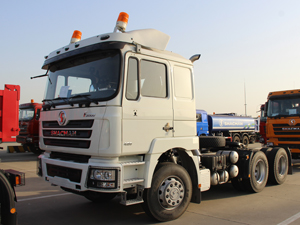Shacman F3000 6X4 tractor truck with 420hp Cummins Engine